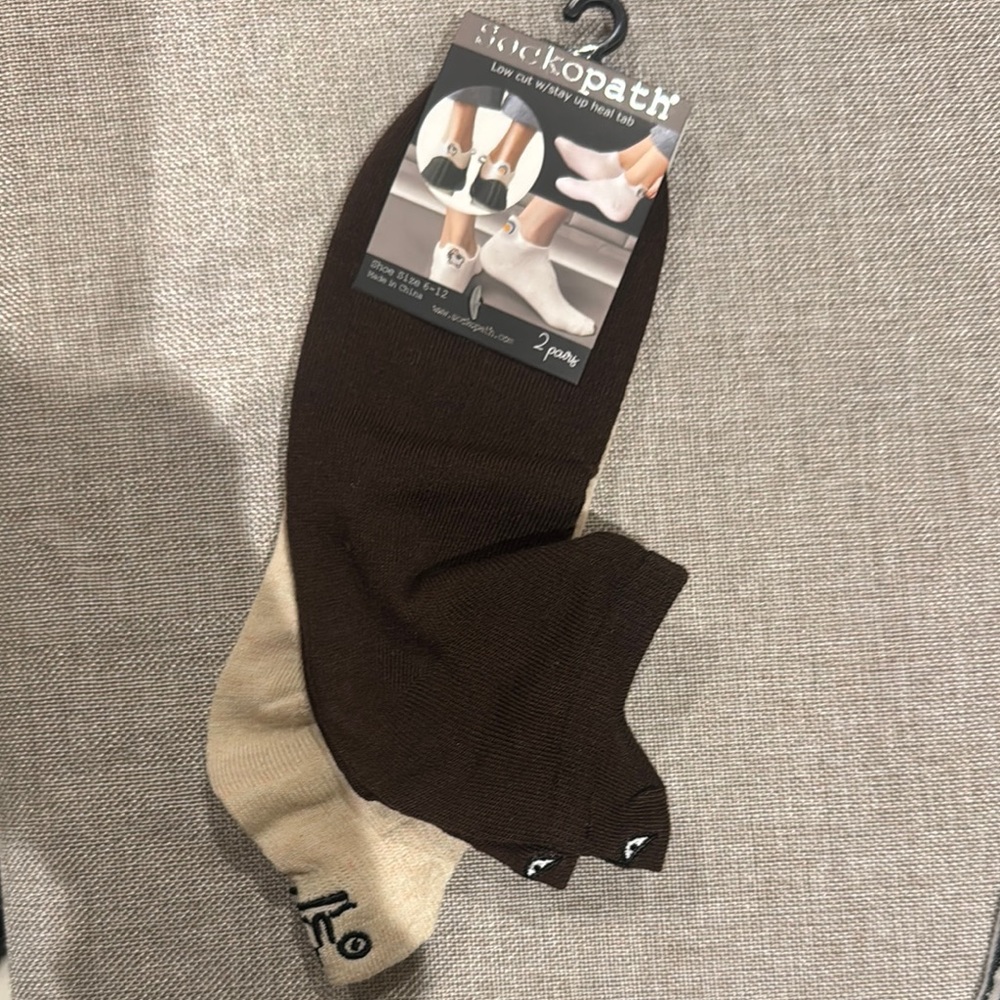 New Sockopath 2pk Men's Brown and Tan low cut socks w/expression heel tabs